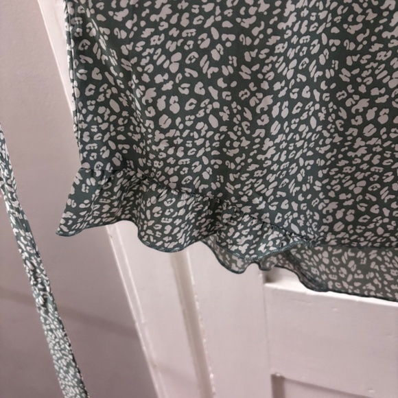 Green Romper - Picture 5 of 6